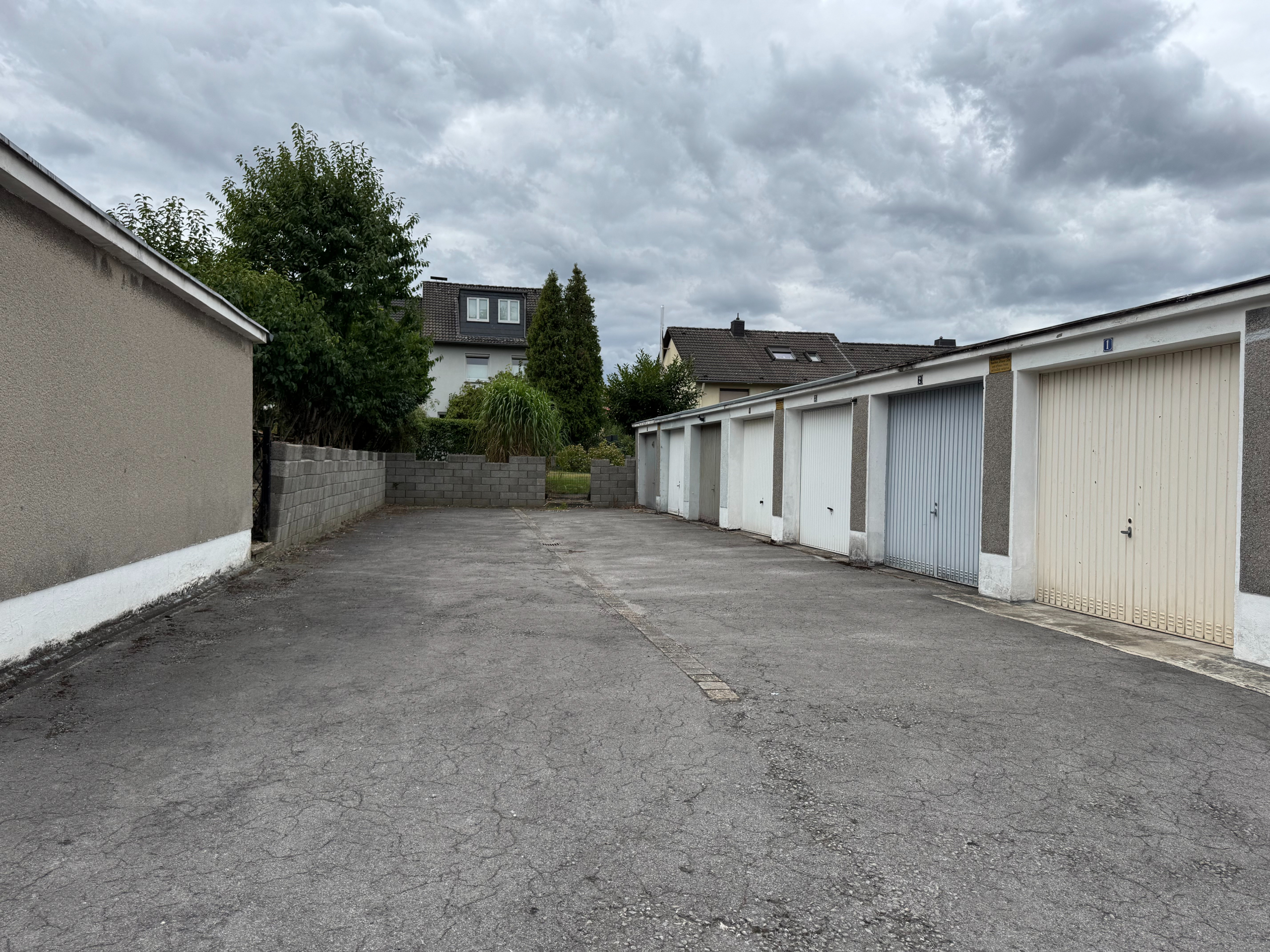Garagen neben dem Haus
