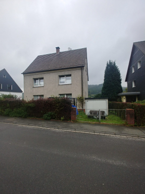 FREISTEHENDES ZWEIFAMILIENHAUS MIT GARTEN IN HAGEN DAHL, 58091 Hagen, Zweifamilienhaus